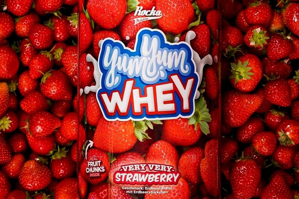 Very Very Strawberry Yum Yum Whey comes with real strawberry pieces