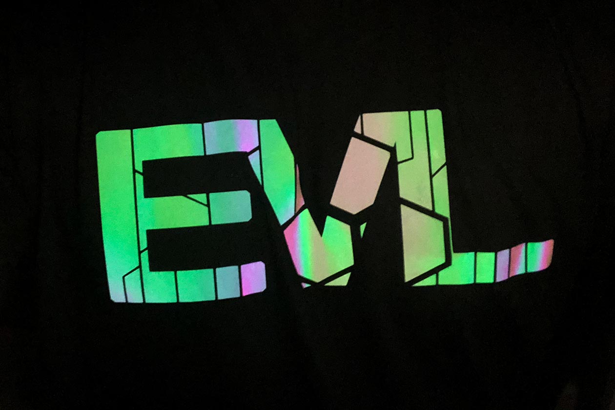 evl iridescent tee