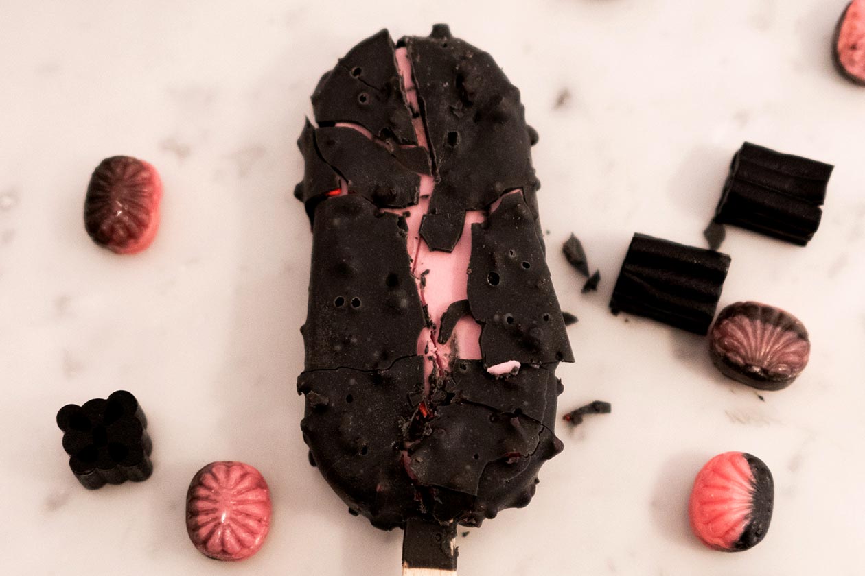 barebells raspberry licorice ice cream stick